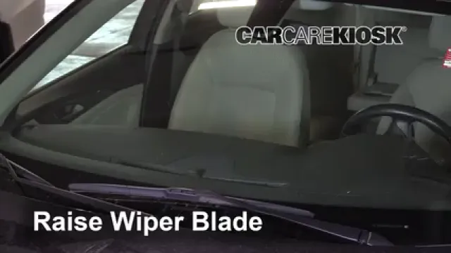 2018 Buick Regal Sportback Preferred II 2.0L 4 Cyl. Turbo Windshield Wiper Blade (Front) Replace Wiper Blades